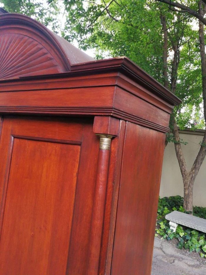 A 19th Century Mahogany Linen Press - Image 6