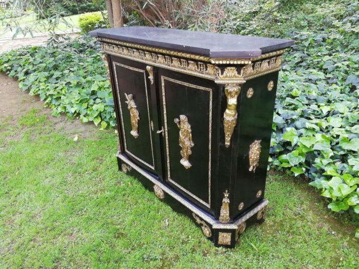 A Late 18th Century Ebonised and Ormolu Mounted Cabinet EBONISED AND ORMOLU-MOUNTED CABINET, LATE 18TH CENTURY - Image 4