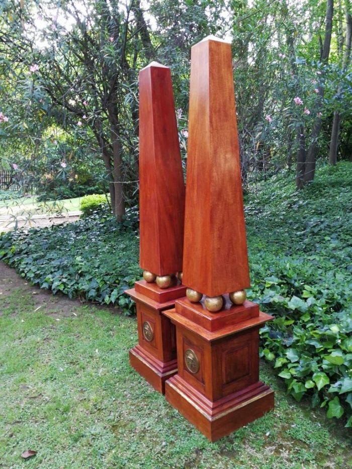 A Circa 1920 Pair Of Tall Mahogany Obelisks With Brass Detail - Image 3