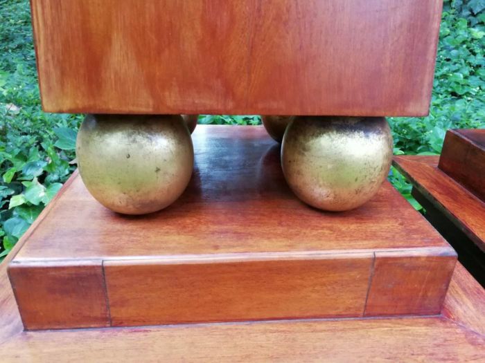A Circa 1920 Pair Of Tall Mahogany Obelisks With Brass Detail - Image 6