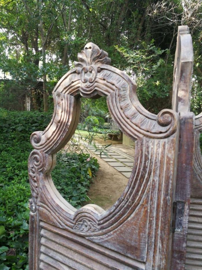 A Rococo Style Three Panel Screen With Mirrors - Image 4