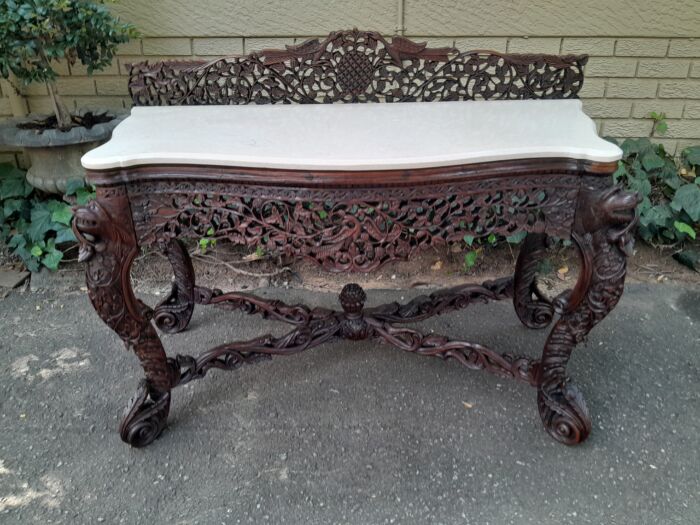 A 19th Century Anglo-Indian Carved Rosewood Serpentine Console Table With Marble Top - Image 3