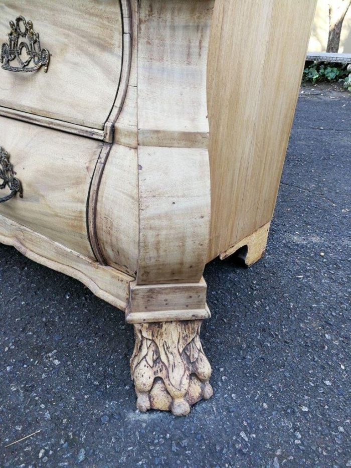 A Large And Rare 18th Century Dutch Walnut Bombe/Cabinet - Image 4