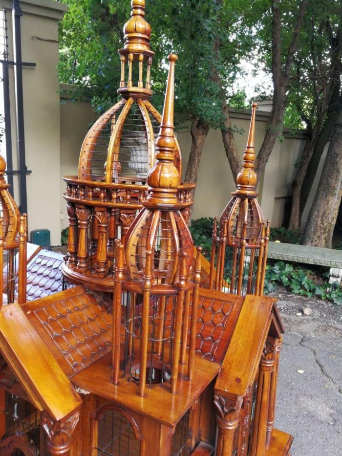 An Italian (Tuscany)  20th Century Carved Mahogany and Walnut Victorian Cathedral Style Birdcage on Stand Crafted ND - Image 6