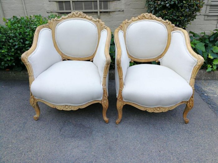 A French 20th Century Bleached / Stripped / Natural Walnut Bergére Settee and Pair of Armchairs - Image 7