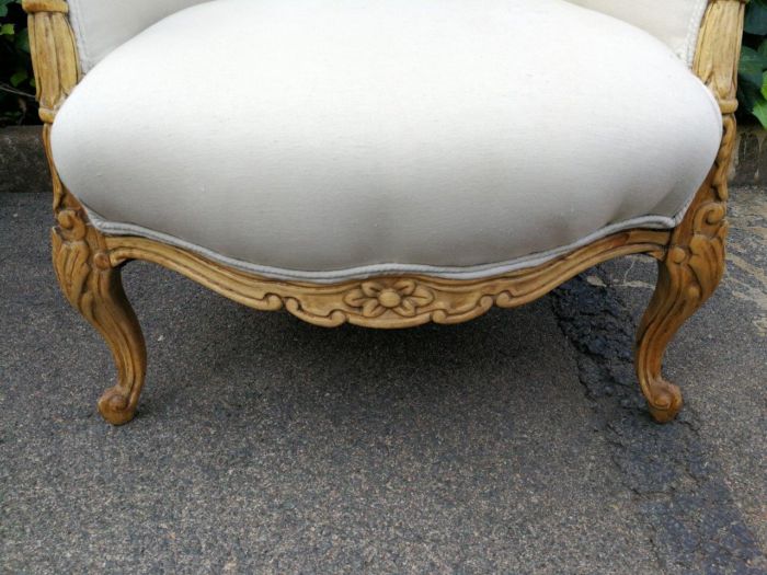 A French 20th Century Bleached / Stripped / Natural Walnut Bergére Settee and Pair of Armchairs - Image 10