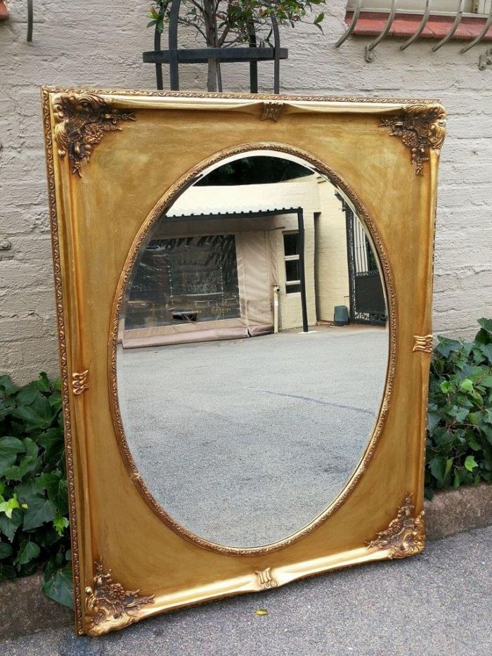 A 19th Century Style Wooden Gilt Painted Mirror - Image 3