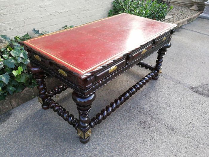 A 19th Century Portuguese Rosewood and Brass-mounted Writing Table With a Gilt-tooled Leather Writing Surface - Image 6