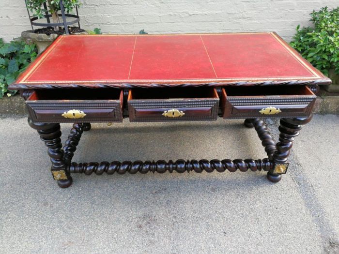 A 19th Century Portuguese Rosewood and Brass-mounted Writing Table With a Gilt-tooled Leather Writing Surface - Image 9