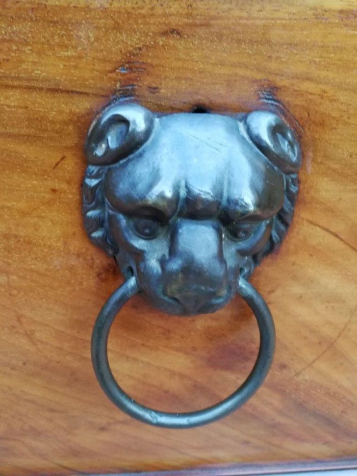 A Georgian Flamed Mahogany and Inlaid Cellarette - Image 7