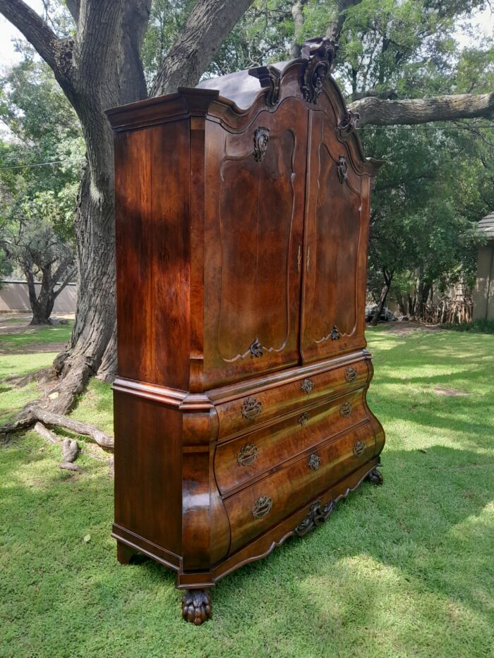 An 18th Century Dutch Ornately Carved Walnut Bombe Cabinet / Armoire With Original Handles and Locks - Image 5