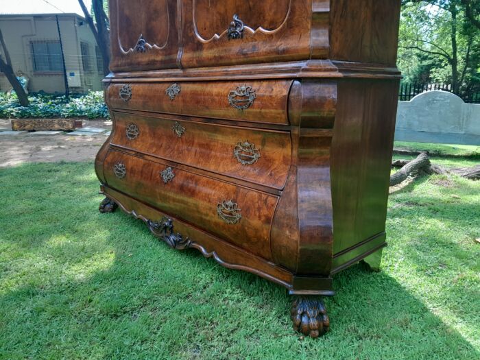 An 18th Century Dutch Ornately Carved Walnut Bombe Cabinet / Armoire With Original Handles and Locks - Image 7