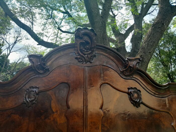 An 18th Century Dutch Ornately Carved Walnut Bombe Cabinet / Armoire With Original Handles and Locks - Image 11