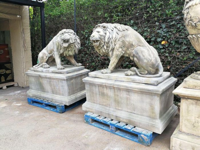 A Very Rare Pair of  20th Century English Trafalgar-style Cast Stone Concrete Statues on Concrete Pedestals ND - Image 2