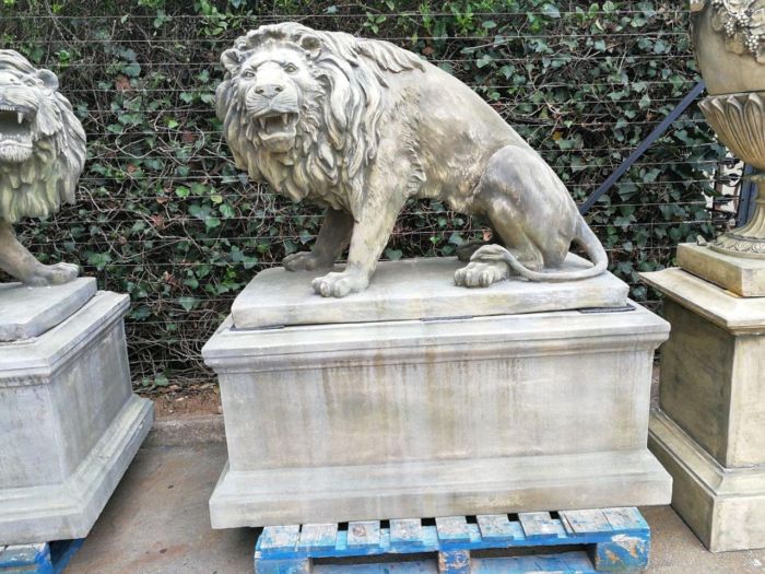 A Very Rare Pair of  20th Century English Trafalgar-style Cast Stone Concrete Statues on Concrete Pedestals ND - Image 5