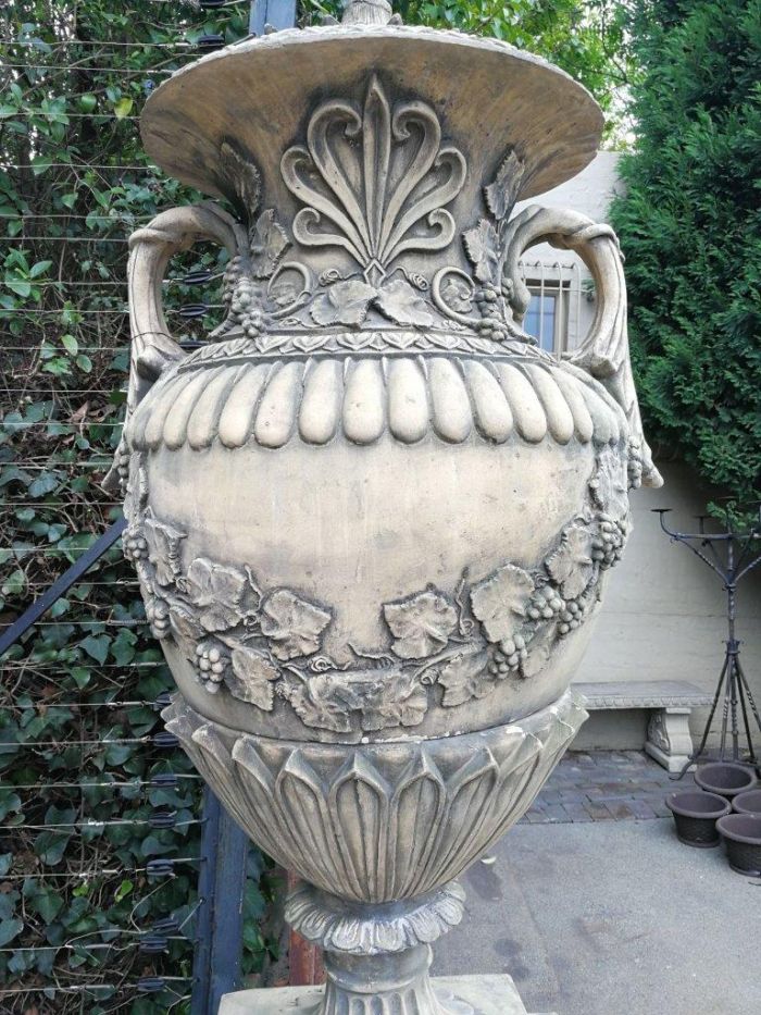 Pair of Very Large 20th Century English Cast Stone Concrete Regency-style Lidded Urns On Concrete Plinths ND - Image 5