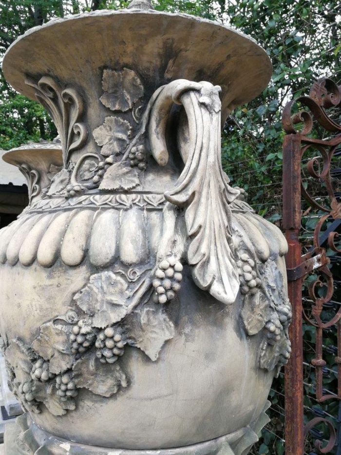 Pair of Very Large 20th Century English Cast Stone Concrete Regency-style Lidded Urns On Concrete Plinths ND - Image 7