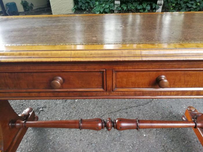 A Late circa 1890 Victorian Mahogany Library Table with BADA Stamp (British Antiques Dealers Association) With a Gilt-tooled Brown Leather Top on Castors - Image 6