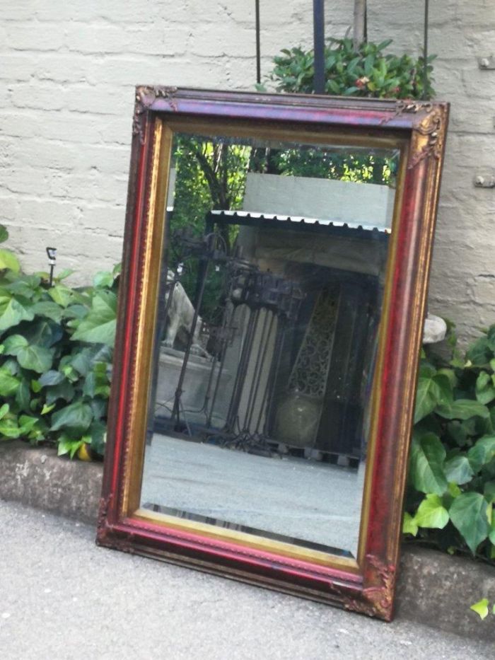 A 19th Century French Bevelled Gilt Wood Mirror - Image 3