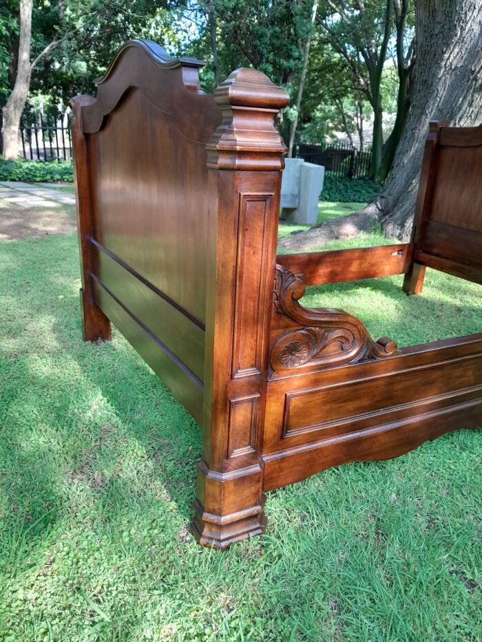 A French Mahogany Lit Bateau Daybed / Bed - Image 7