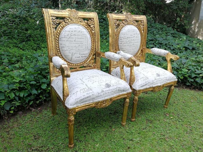A 20TH Century Pair Of Ornately Carved And Hand Gilded French Style Armchairs Upholstered in a Custom-made for The Crown Collection Script Design Linen ND - Image 3