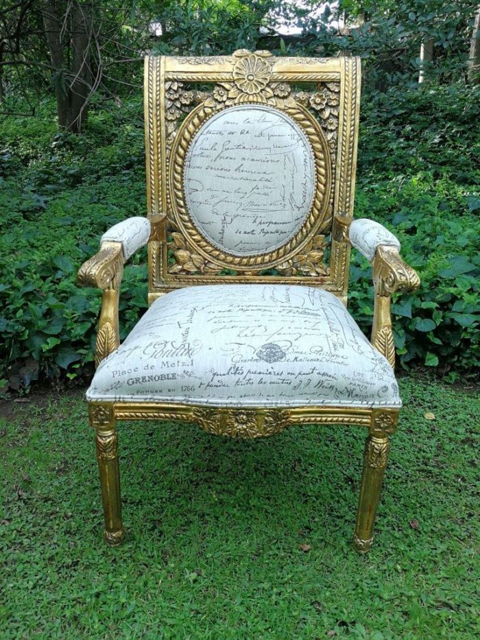 A 20TH Century Pair Of Ornately Carved And Hand Gilded French Style Armchairs Upholstered in a Custom-made for The Crown Collection Script Design Linen ND - Image 5