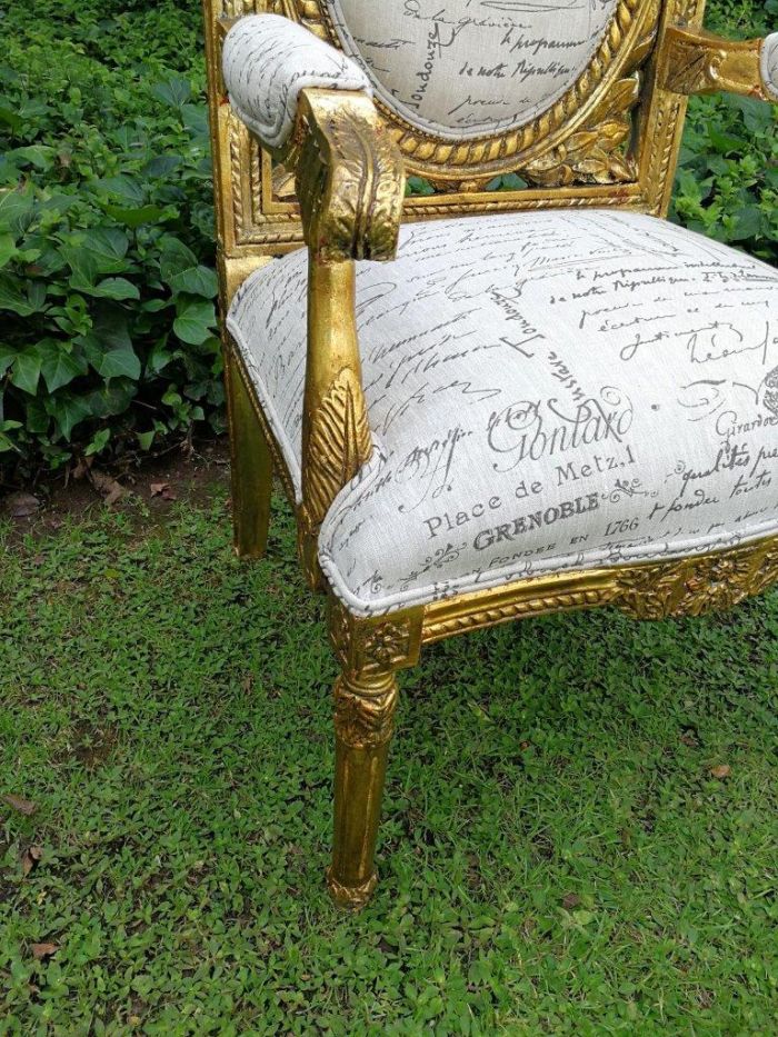 A 20TH Century Pair Of Ornately Carved And Hand Gilded French Style Armchairs Upholstered in a Custom-made for The Crown Collection Script Design Linen ND - Image 7