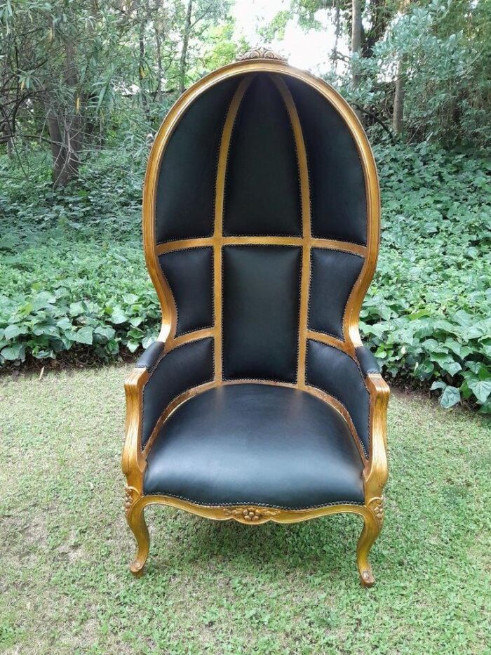 A 20th Century  Pair of Hand Gilded and Carved Wooden Dome Chairs - Image 4
