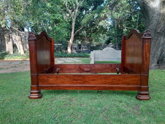 A Rare 19th Century French Mahogany Daybed  /  Lit Bateau - Image 3
