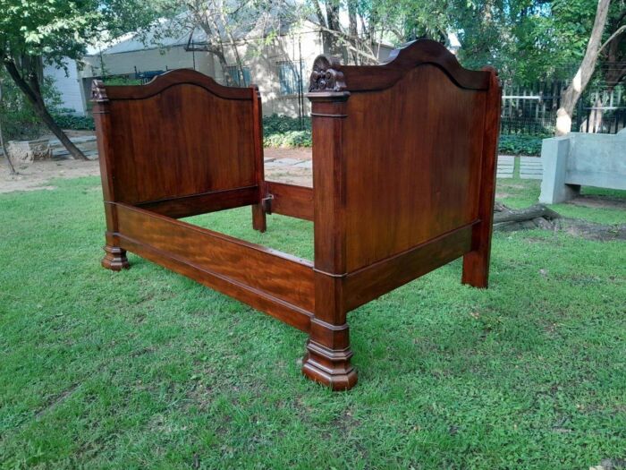 A Rare 19th Century French Mahogany Daybed  /  Lit Bateau - Image 4