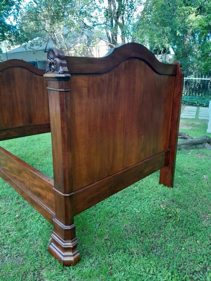 A Rare 19th Century French Mahogany Daybed  /  Lit Bateau - Image 9
