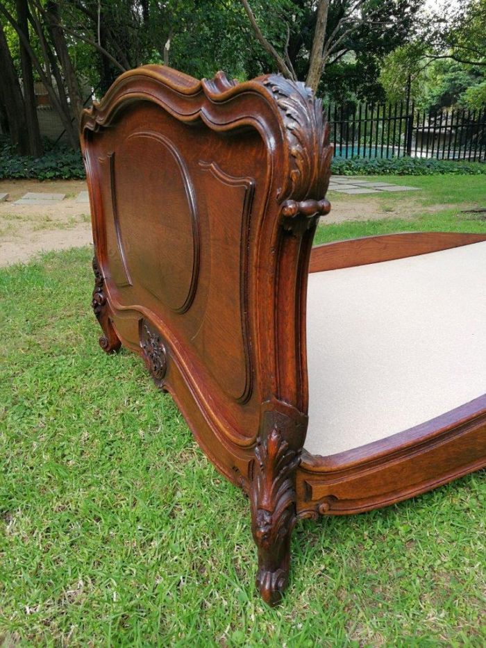 An Antique French Louis XV Carved Oak Bed - Image 9