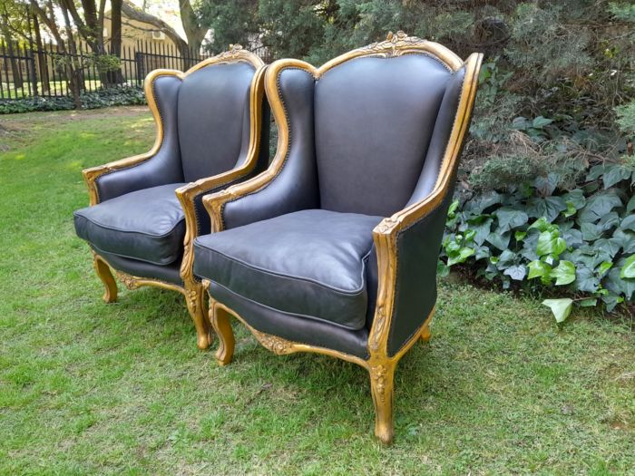 A Pair of French Style Hand Gilded Armchairs Upholstered in Leather - Image 3