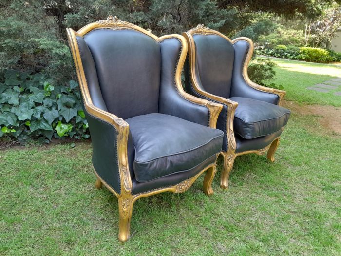 A Pair of French Style Hand Gilded Armchairs Upholstered in Leather - Image 4