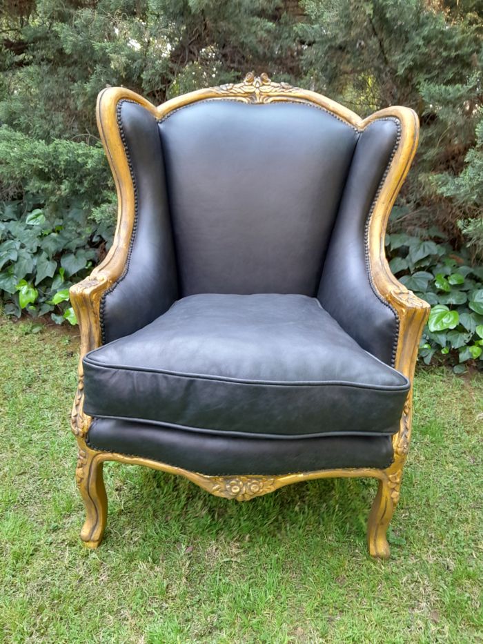 A Pair of French Style Hand Gilded Armchairs Upholstered in Leather - Image 5