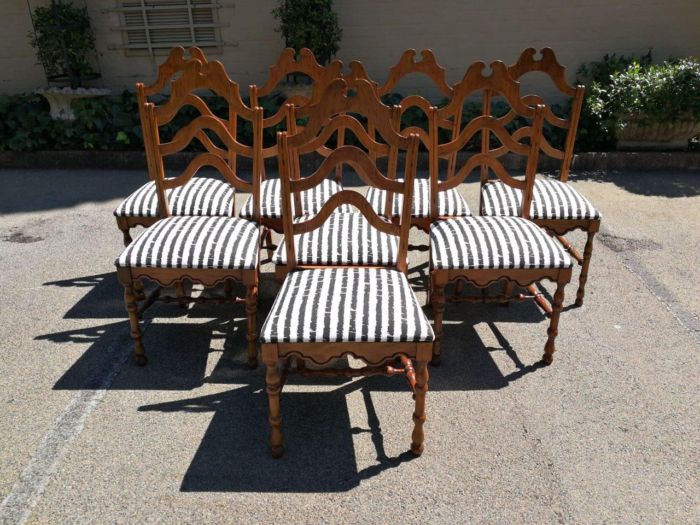 A Set Of Eight Carved Dining Chairs - Image 2