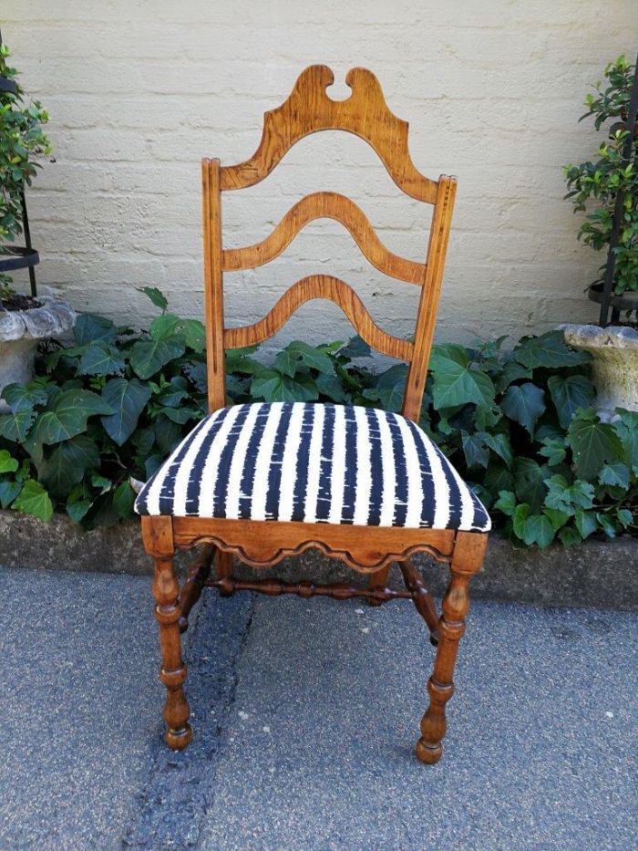 A Set Of Eight Carved Dining Chairs - Image 4