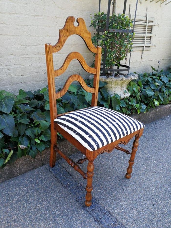 A Set Of Eight Carved Dining Chairs - Image 5