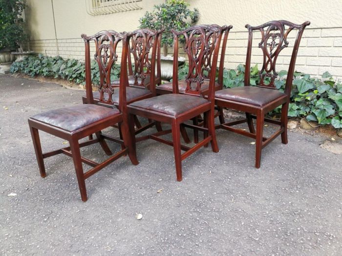 An English Set Of Six Early 20th Century (Circa 1924) Mahogany Chippendale Style Chairs - Image 4