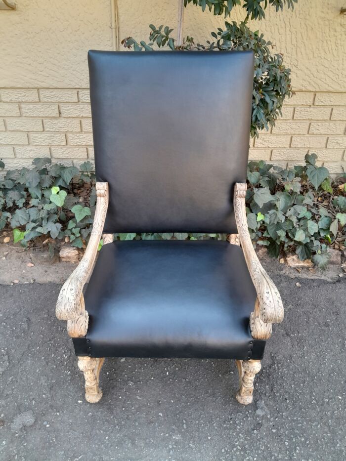 An Antique Ornately Carved Oak Throne Armchair Upholstered in Leather and in a Contemporary Bleached Finish ND - Image 5