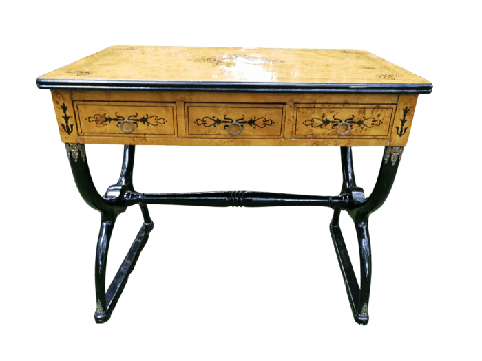 A 20th Century French-style Kingwood With Marquetry Table With Three Drawers - ND