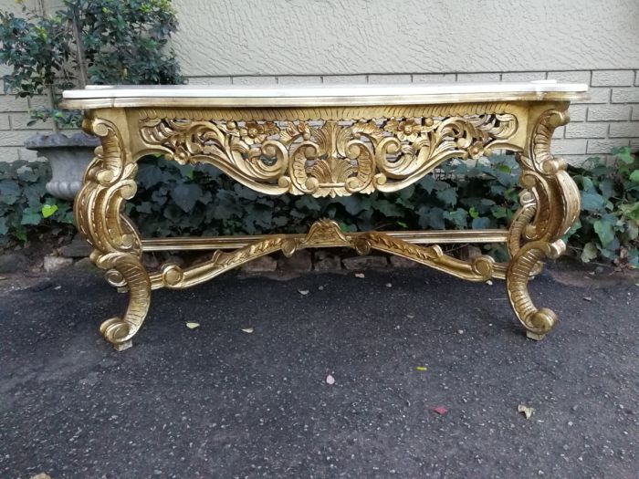 A 20th Century Hand-Gilded Ornately Carved Wooden Console/Entrance Table Of Large Proportion - Image 3