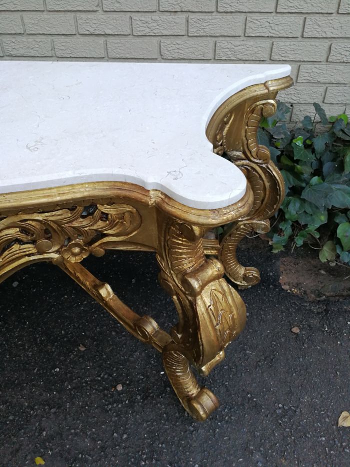 A 20th Century Hand-Gilded Ornately Carved Wooden Console/Entrance Table Of Large Proportion - Image 8