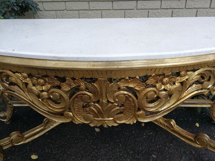 A 20th Century Hand-Gilded Ornately Carved Wooden Console/Entrance Table Of Large Proportion - Image 7