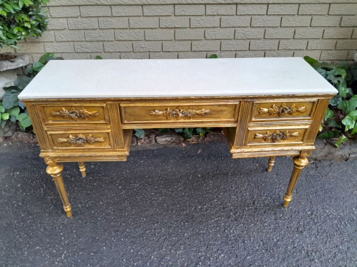 A 20th Century French Style Hand Gilded Desk / Table with Marble Top - Image 4