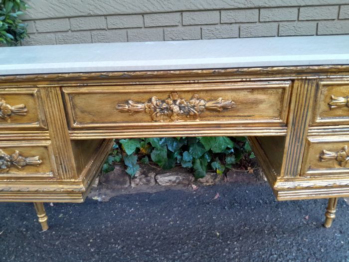 A 20th Century French Style Hand Gilded Desk / Table with Marble Top - Image 7