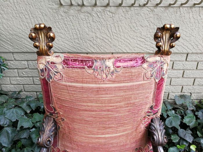 A Pair of Early 19th Century Gilt Wood and Oak Carved Throne Chairs (Still with the original silk and embroidery) Provenance:  Queen Natalia of Serbia - Image 6