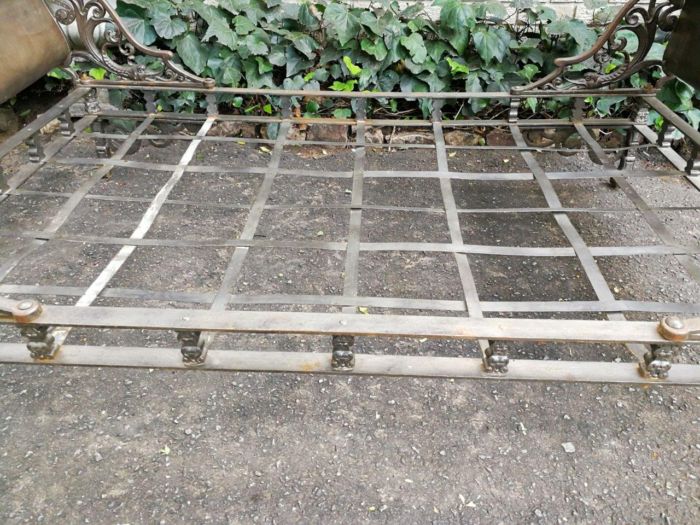 An Extremely Rare Mid 19th Century Circa 1850, French Napoleon Metal Daybed With Four Casters - Image 9