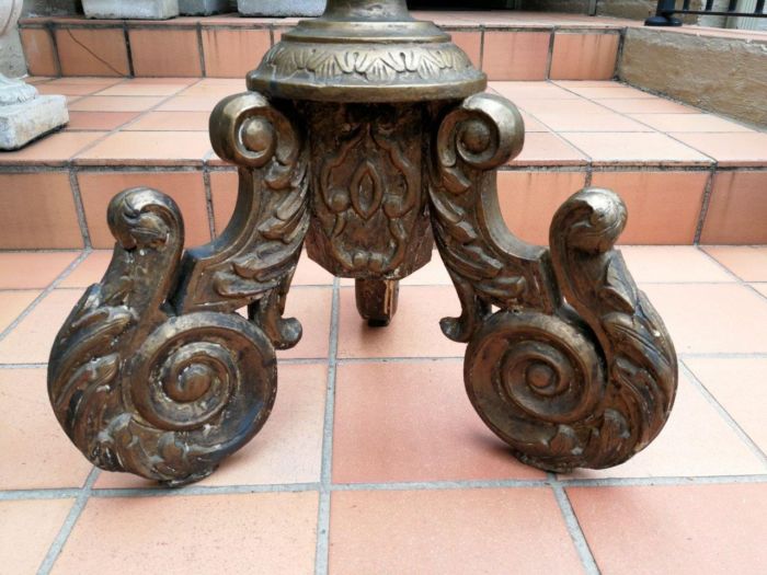 A Pair of 19th Century Circa 1890  Gilt Painted Wooden Carved Torchères - Image 5