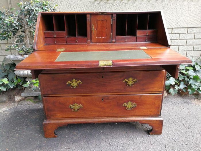 A 19th Century Circa 1860 Mid-Victorian Mahogany Secretaire Gilt-tooled Leather Writing Surface with Key - Image 3